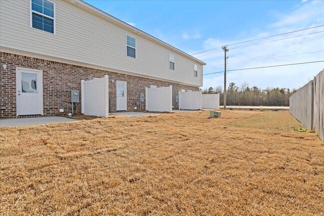 Building Photo - 2804 1/2 Alligator Rd