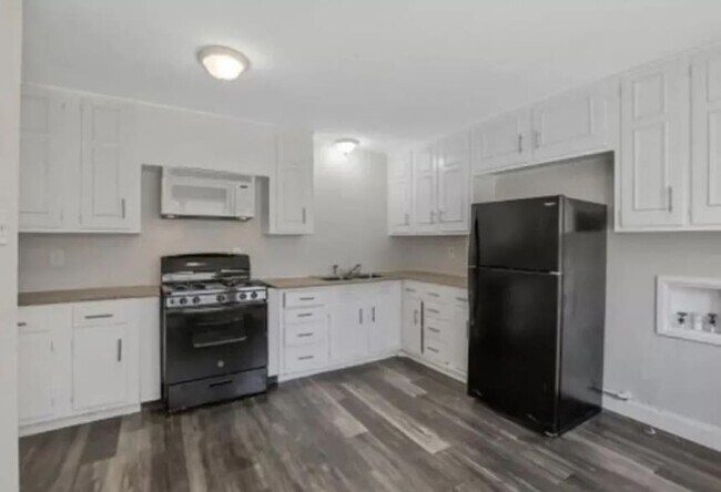 Building Photo - 128 Vandenburg Dr
