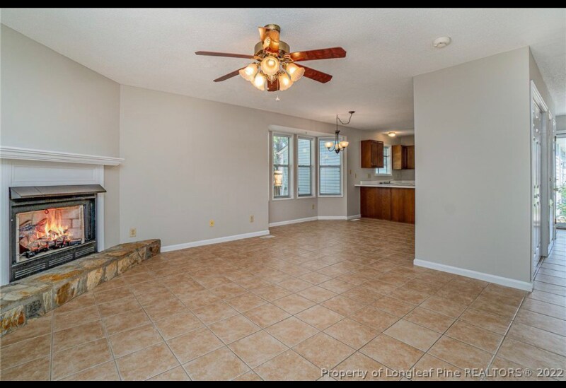 Building Photo - 596 Countrytown Dr