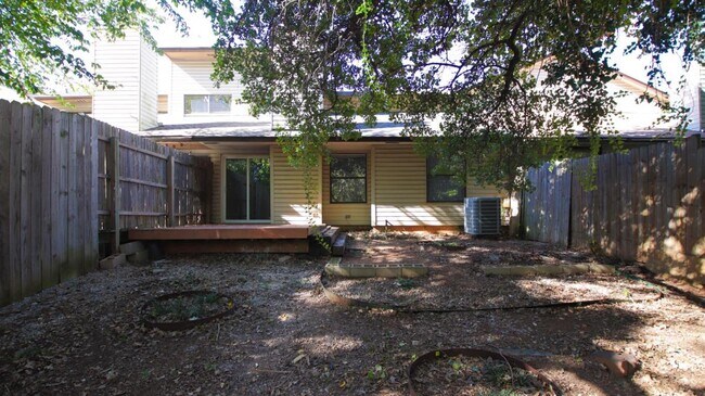 Building Photo - 3804 Summer Cloud Dr