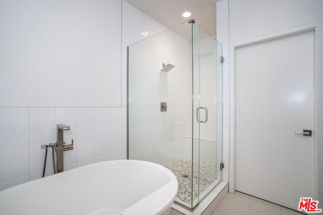 Building Photo - 1912 Liberty Ct