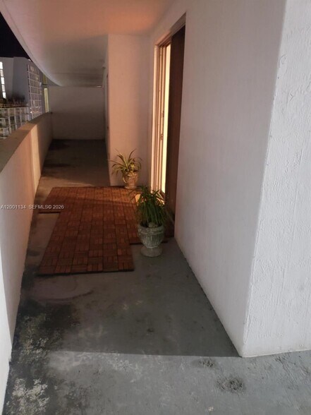 Building Photo - 36 NW 6th Ave