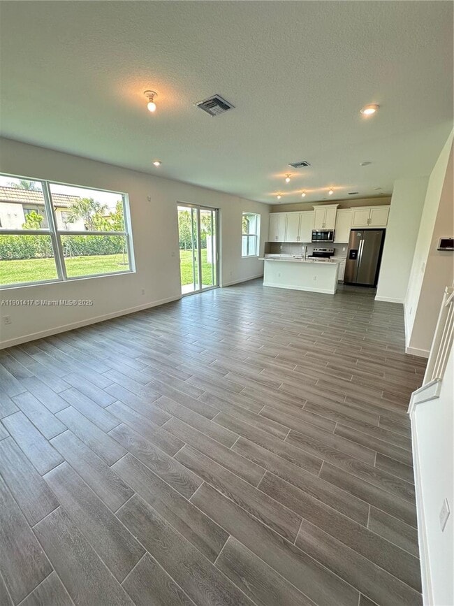 Building Photo - 7262 Lenora Ln