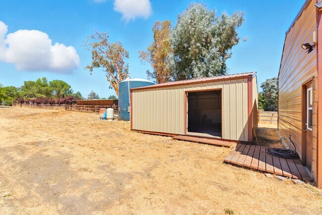 Building Photo - $5995 - Ranch-style home with acreage in West Gilroy's quiet countryside