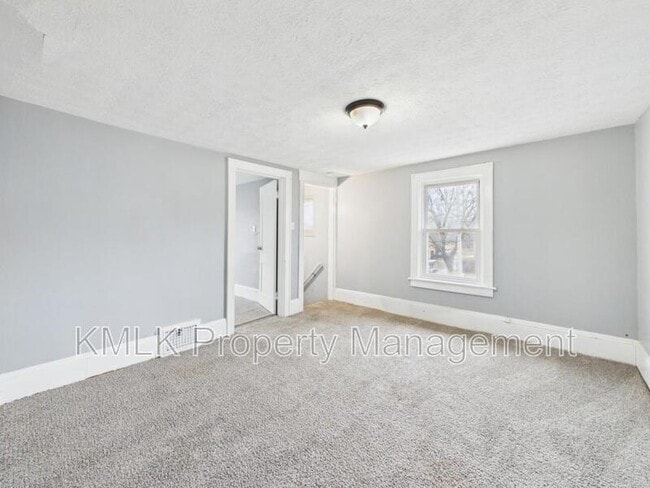 Building Photo - 36 23rd St SW