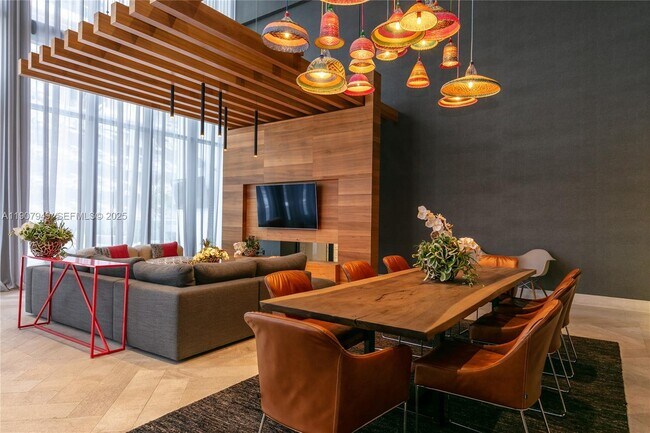 Building Photo - 1010 Brickell Ave