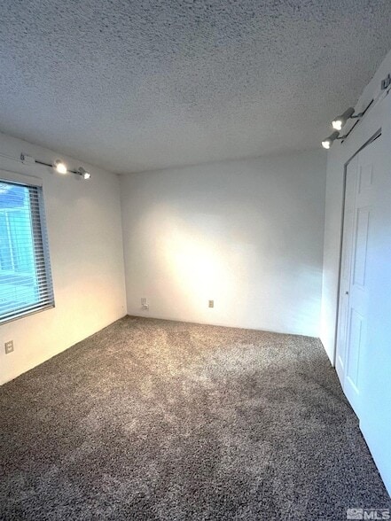 Building Photo - 1005 Baywood Dr