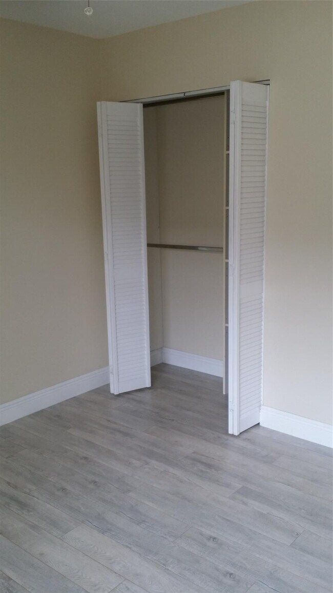 Building Photo - 8877 NW 28th Dr