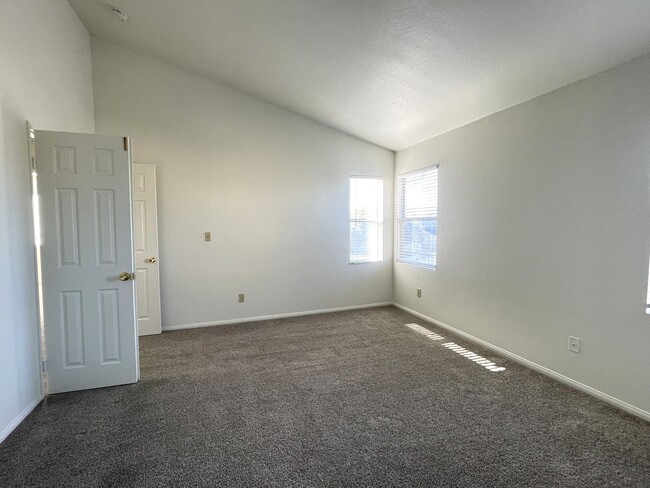Building Photo - Two Story Glen Ellen Home