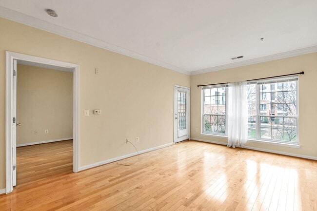 Building Photo - Beautiful 1 Bedroom 1 Bathroom Condo In Much Sought After Exchange At Van Dorn