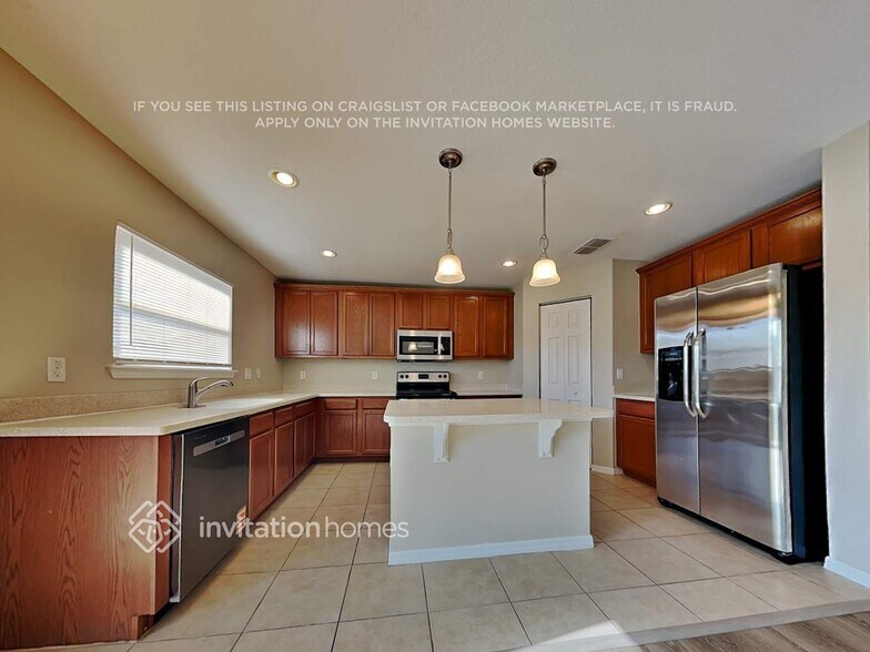 Building Photo - 11135 Running Pine Dr