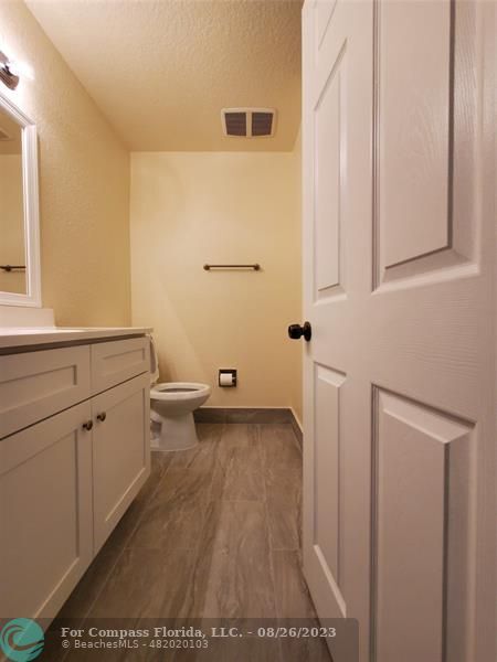 Building Photo - 7661 Tamarac Island Cir