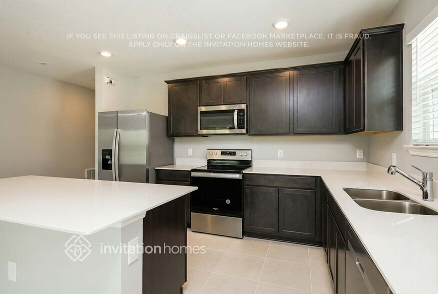 Building Photo - 627 Mariana Ct