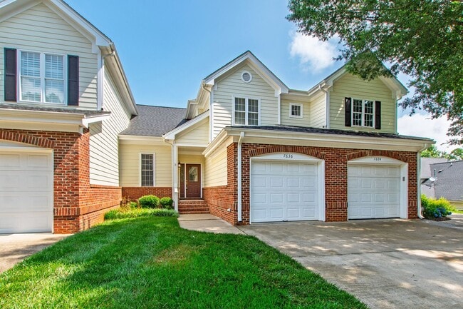 Building Photo - Lovely 3 bedroom townhome in fantastic Ral...