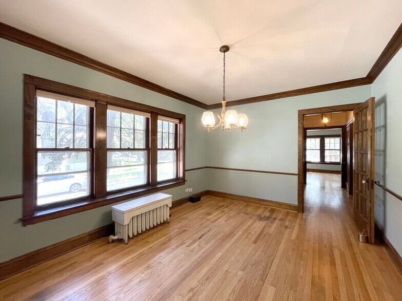 Dining Room - 4100 W Newport Ave