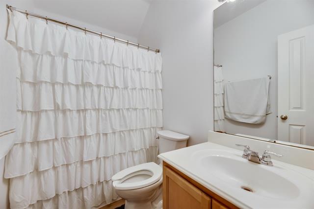 Building Photo - 2404 Castle Creek Dr
