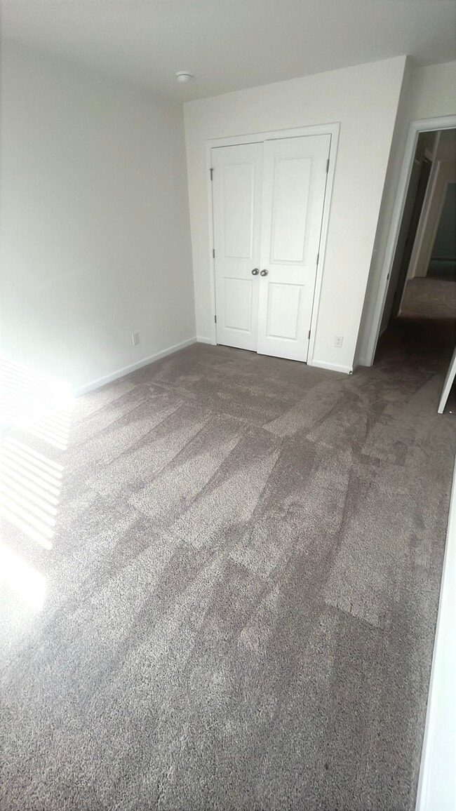 Building Photo - 761 Kitfox Dr NW