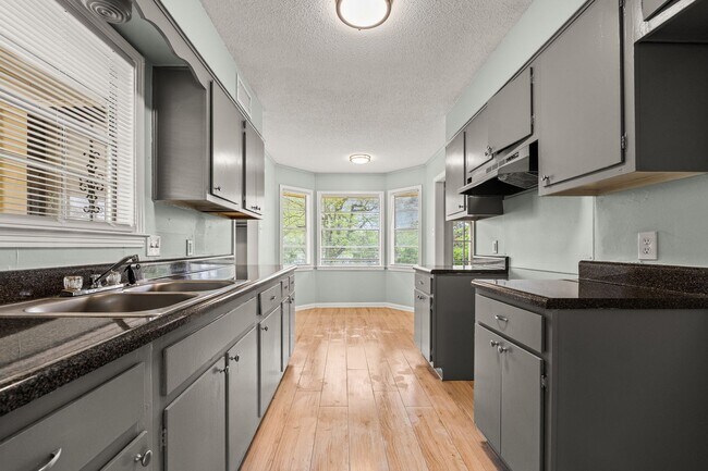 Building Photo - Fully Renovated Whitehaven Gem - Open To Section 8