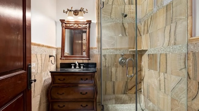 Building Photo - 332 S Almont Dr