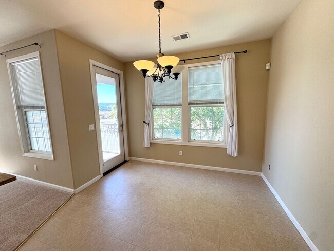 Building Photo - Perfect Shape Dublin Ranch Village Propert...