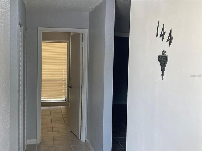 Building Photo - 2811 SW Archer Rd