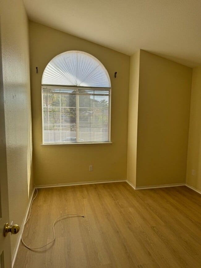 Building Photo - Beautiful 3 Bedroom 2.5 Bath Home!!