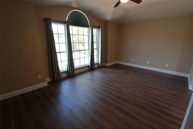 Building Photo - 3309 Kissman Dr