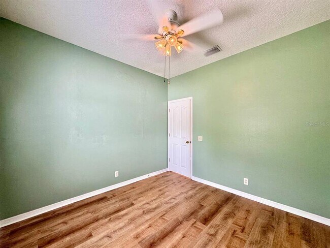 Building Photo - 884 Addison Dr NE