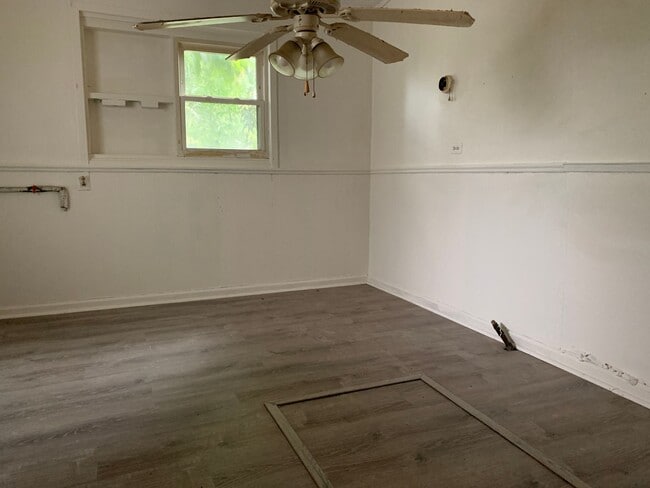 Building Photo - Spacious 2 bedroom home in Portland