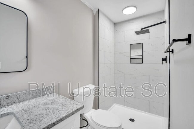 Building Photo - 120 Abbotsford Dr