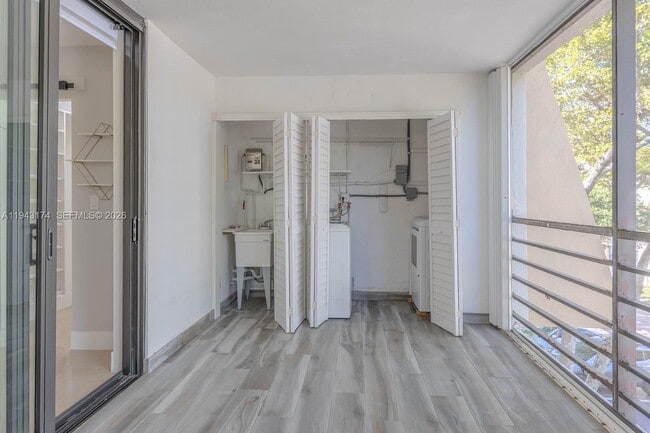 Building Photo - 20291 NE 30th Ave