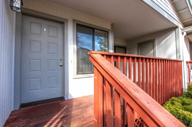 Building Photo - Montana Terrace Condo