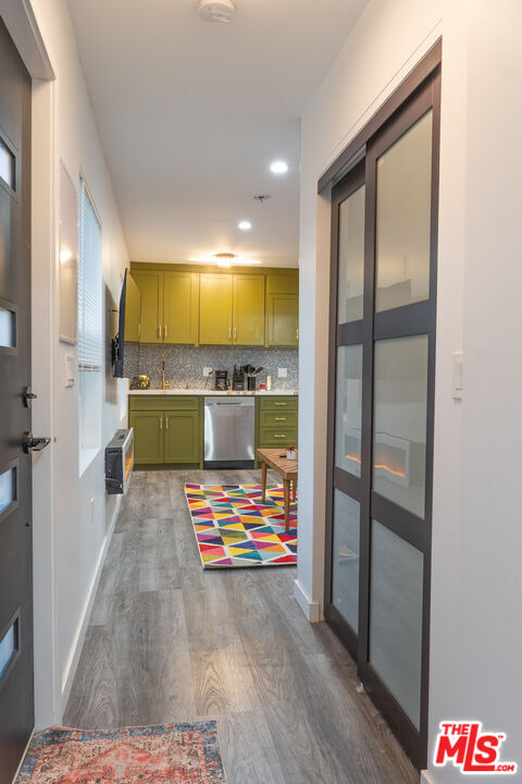 Building Photo - 1933 1/2 Lemoyne St