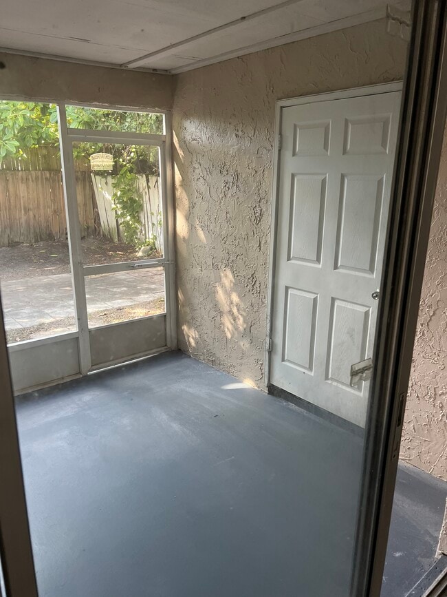 Building Photo - 476 Sand Lime Rd