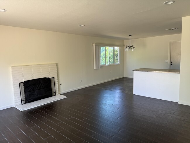 Building Photo - 2727 Recinto Ave