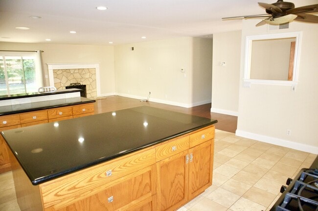 Building Photo - 26665 Whitehorn Dr