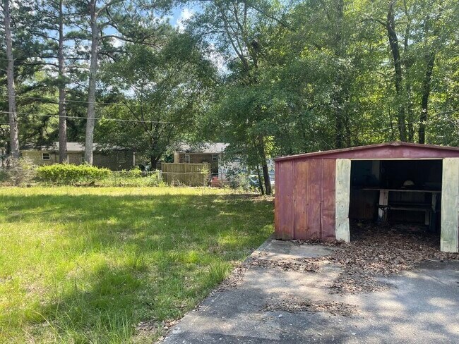 Building Photo - 32 King Arthur Ct