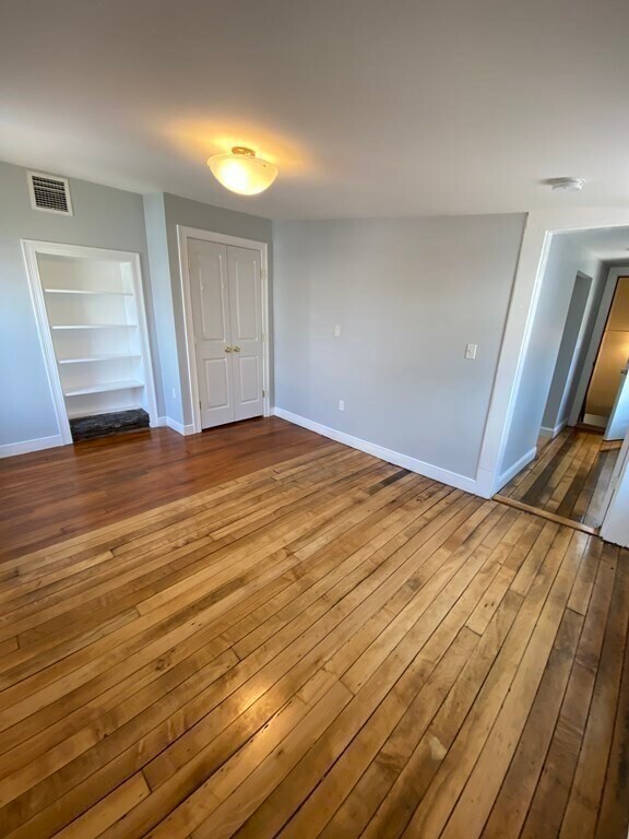 Building Photo - 3 Bellevue St