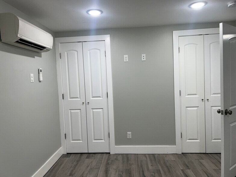 Building Photo - 372 Walnut St