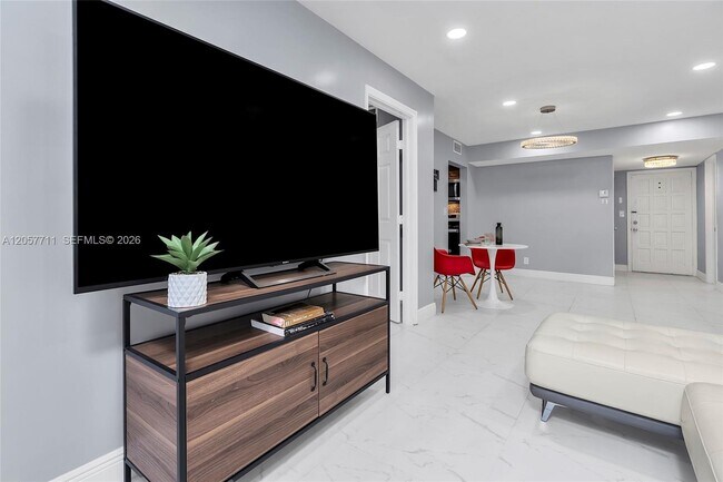 Building Photo - 3300 Spanish Moss Terrace