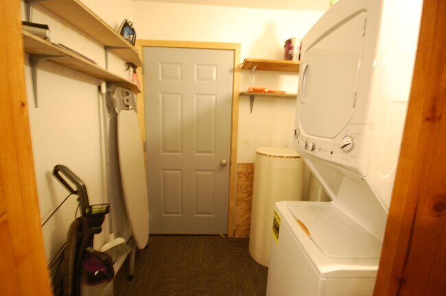 Building Photo - AirBnB 216th Drive