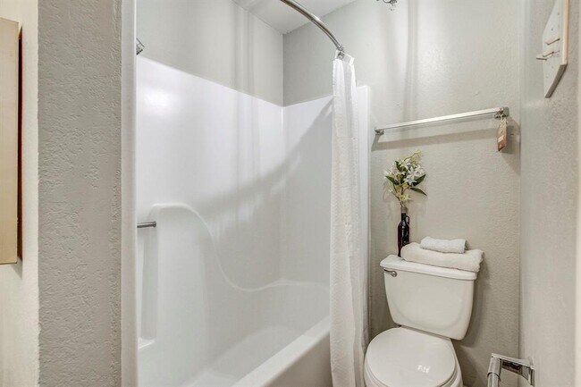 Building Photo - 1624 Aquarena Springs Dr