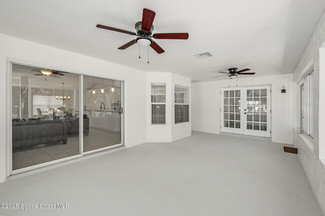 Building Photo - 210 Heron Dr
