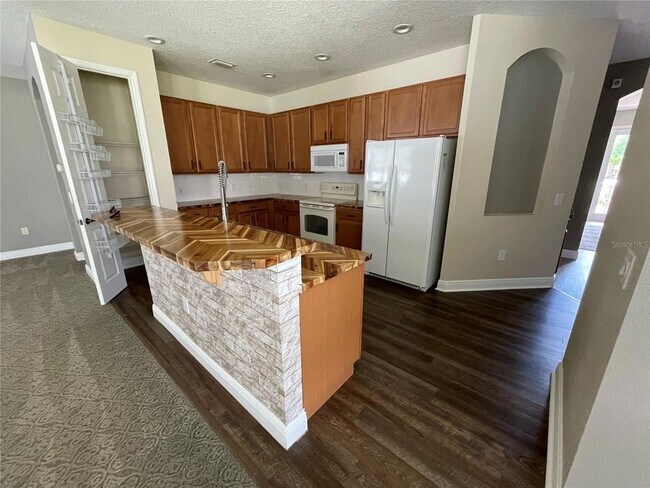 Building Photo - 3699 Heirloom Rose Pl