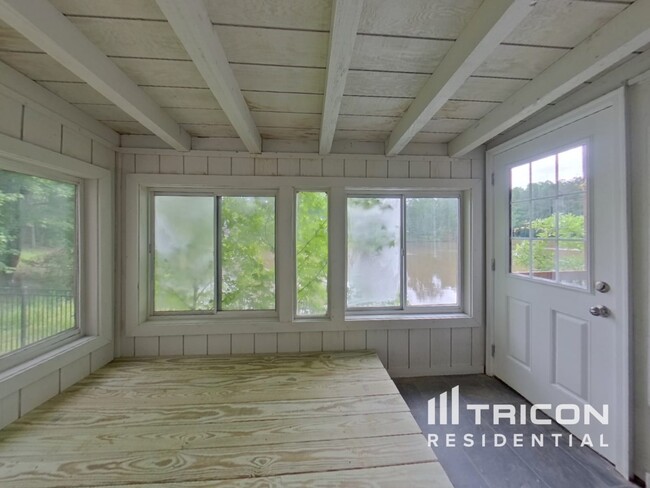 Building Photo - 325 Cypress Ln