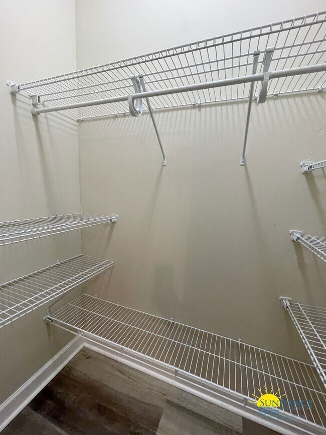 Building Photo - Pristine 3 Bedroom Home in Mary Esther!