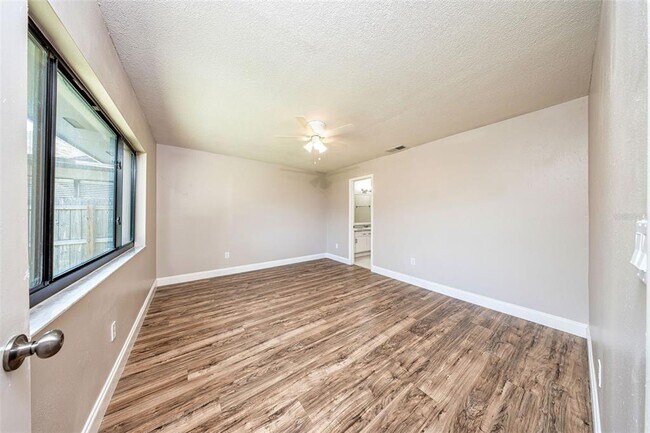 Building Photo - 308 Alba Ln