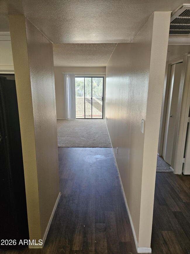 Building Photo - 885 N Granite Reef Rd