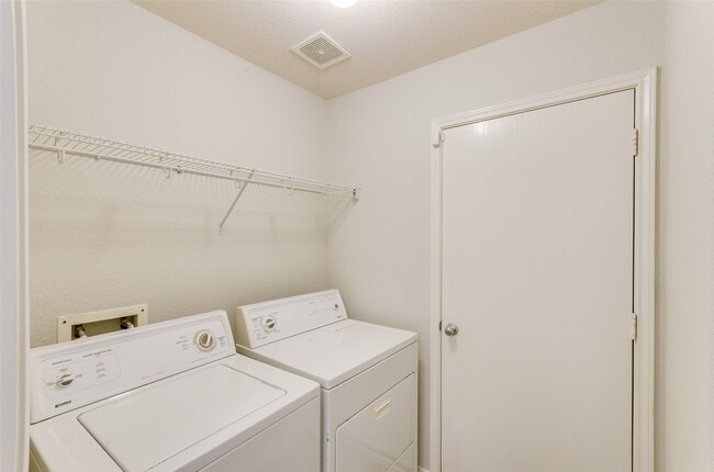 Building Photo - 3302 Legends Landing Dr