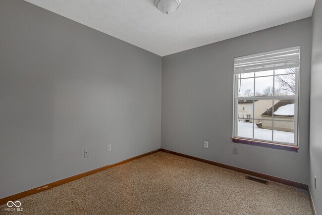 Building Photo - 6318 Pickwick Ct